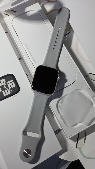 Apple watch se2 44m