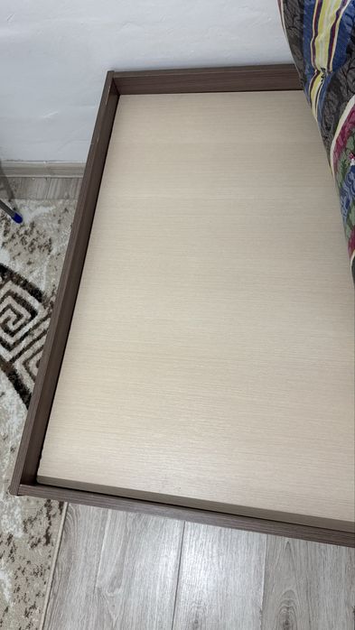 Продам кровать .