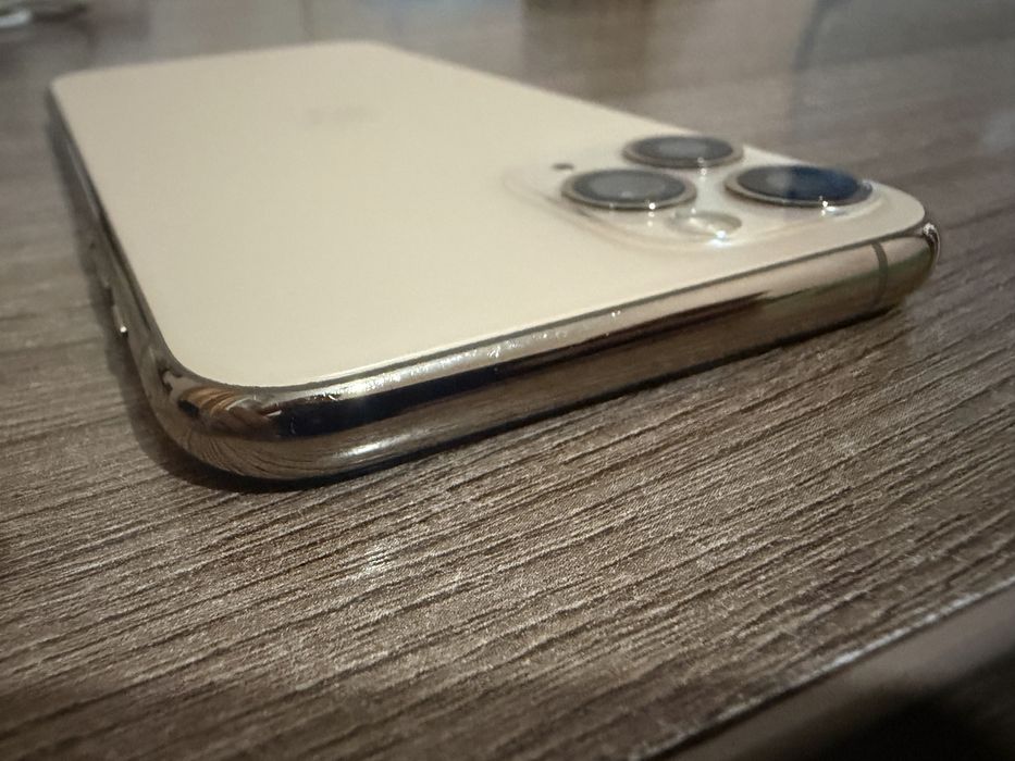 Продам Iphone 11 pro