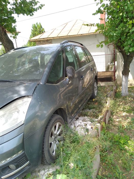Dezmembrez citroen c4 și c4 grand picasso
