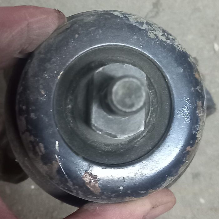 Подушка двигателя