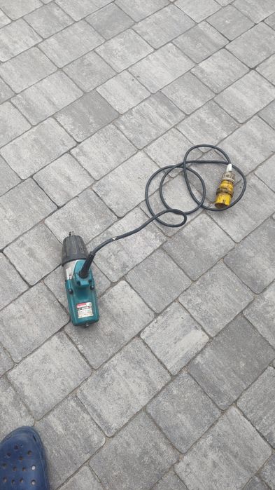 Mașină de înșurubat cu impact