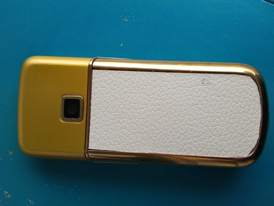 Nokia 8800 Arte Gold (+ кабел за зареждане)