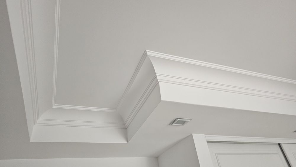Montaj profile decorative, plinta parchet, cornisa, ancadramente