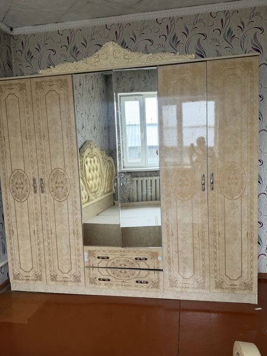 Продам спальный гарнитур