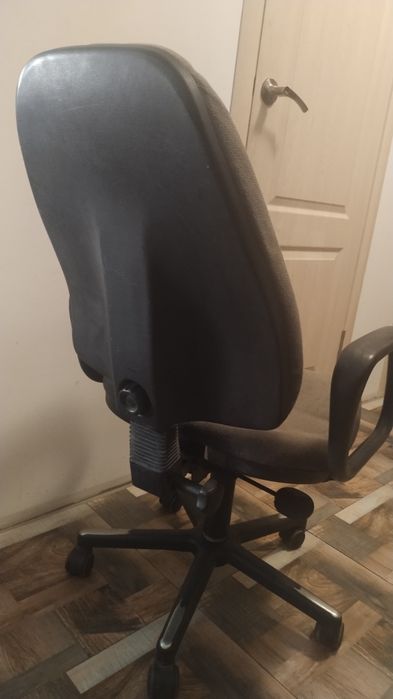 Продам офисный немецкий стул