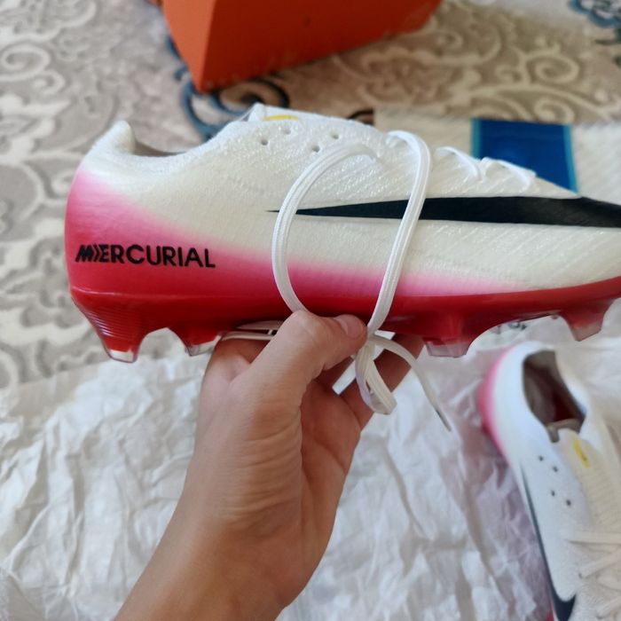 Butsa sotiladi air zoom vapor 16 elite  yangi umuman kiyilmagan