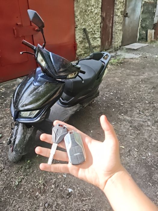Продам м8 в отличном состоянии