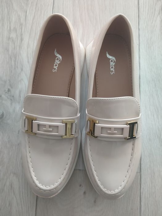 Лоферы продам новые