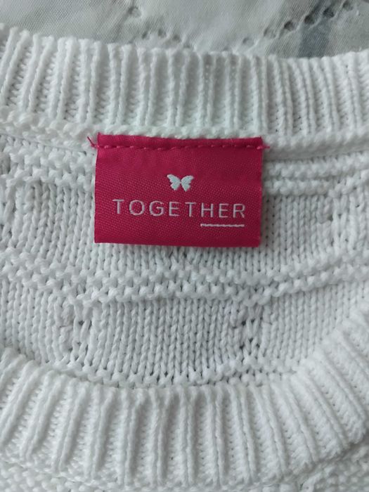 Снежнобяла блуза с дантела TOGETHER