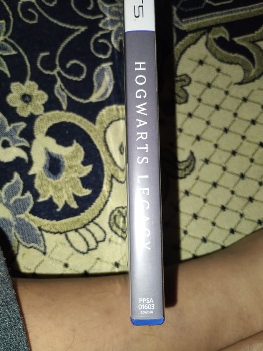 Продам Hogwarts Legacy на PS5