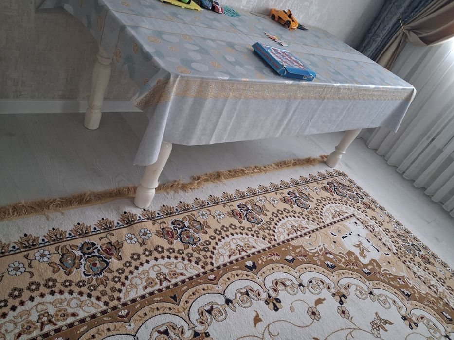 Стол. Стулья сатылады