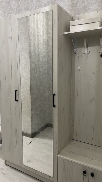 Шкаф для прихожей б/у