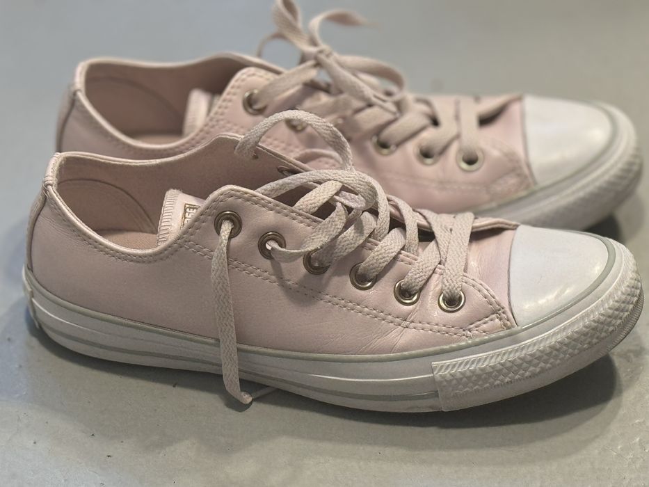 Converse 39,  piele, roz pal, foarte bine intretinuti