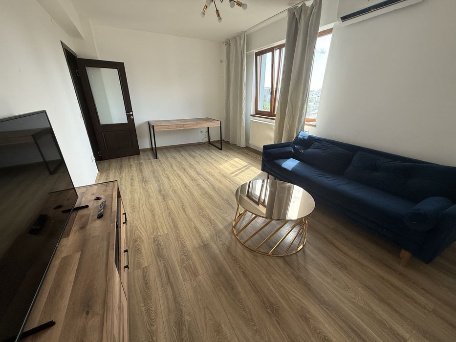 Apartament cu 2 camere decomandat, zona Centrala