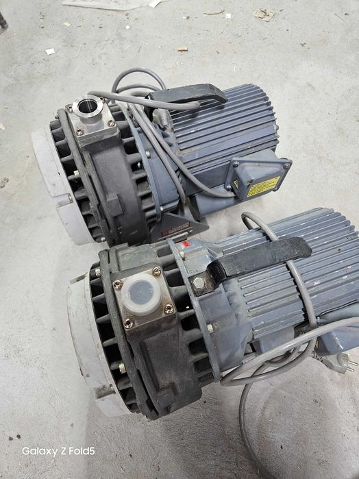 Вакуум помпи Scrollvac SC 15 D (безмаслена спирална вакуум помпа)