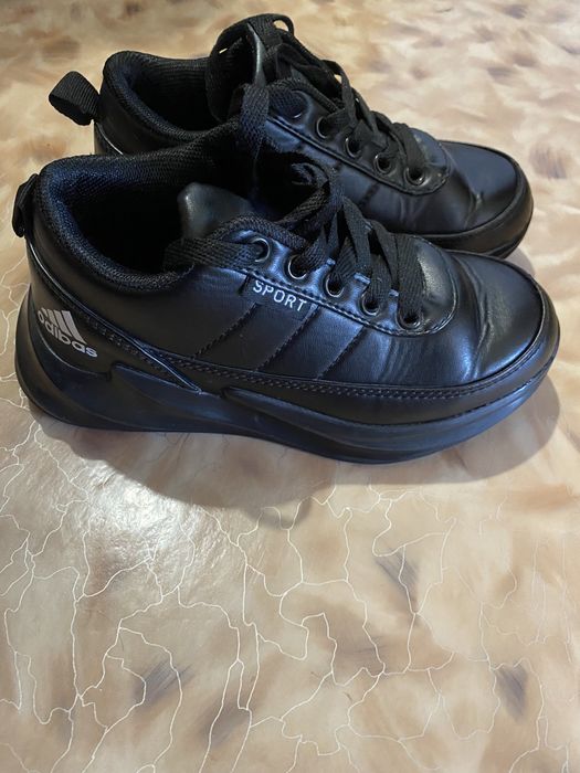 Продам кроссовки УНИ (мальчик девочка) Турция