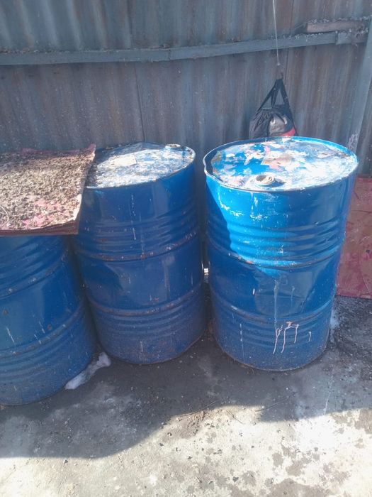 Бочка 200 лтр в хорошем состоянии крышка имеется