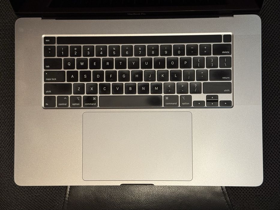 MacBook Pro 16” (2019) – Core i9 / 32 GB RAM / 1 TB SSD
