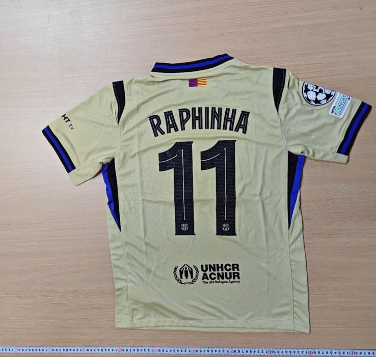 Tricou Raphinia