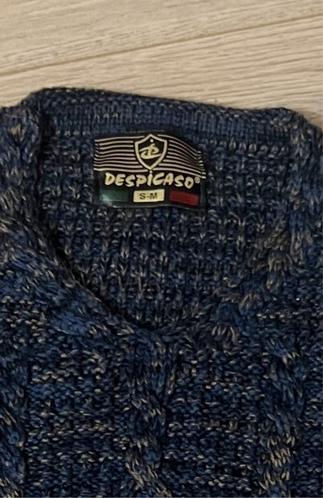 Pulover bărbătesc despicaso clasic elegant.