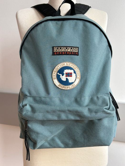 Интересна текстилна раница napapijri