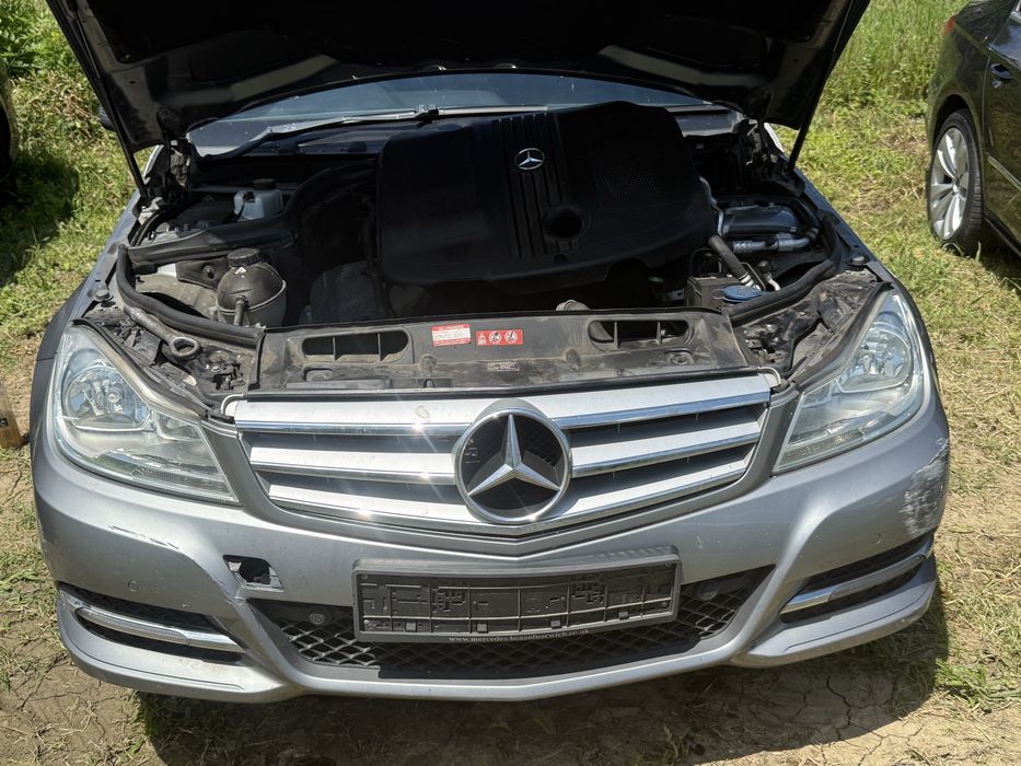 Dezmembrez Mercedes e204 cdi Break
