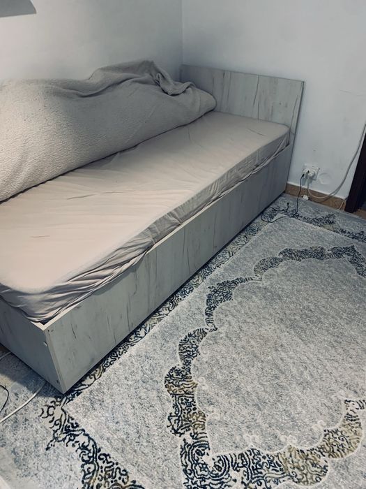 Vand pat de o persoana din lemn