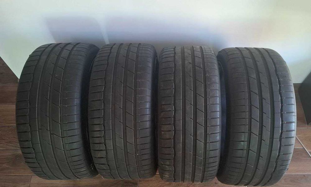 Продава се комплект летни гуми Hankook S1 EVO3, 255/35 R19