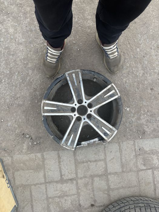 Титанка с шинамами ….