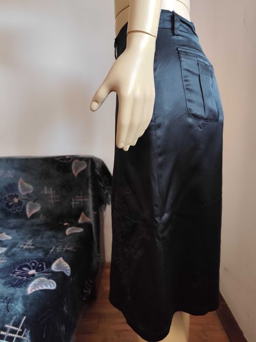 Fusta de matase naturala cu broderie Twilfit--masura 40-42-Noua!