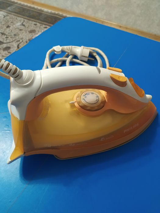 Продам утюг 5000тенге.