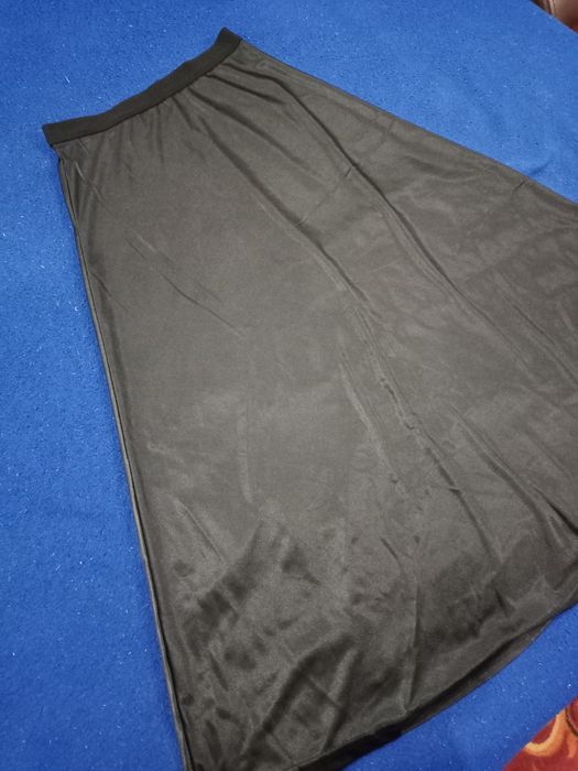 Продам атлассную жен юбку.