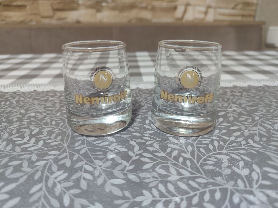 На добор хрустальные рюмки, стопки