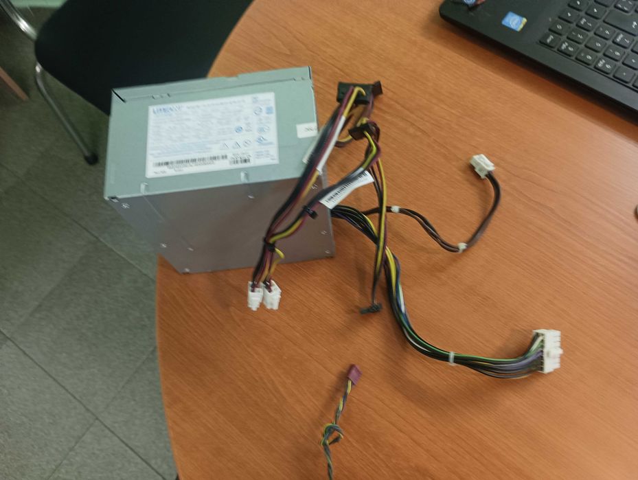 Захранващ блок за Lenovo M82 MT