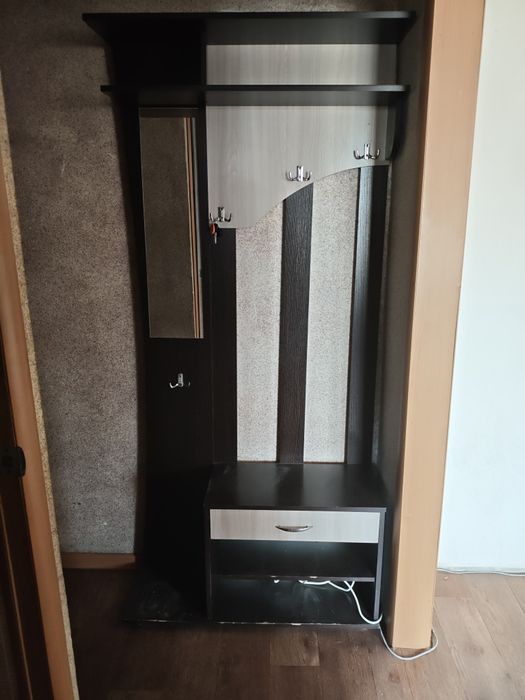 Срочно продаю прихожую