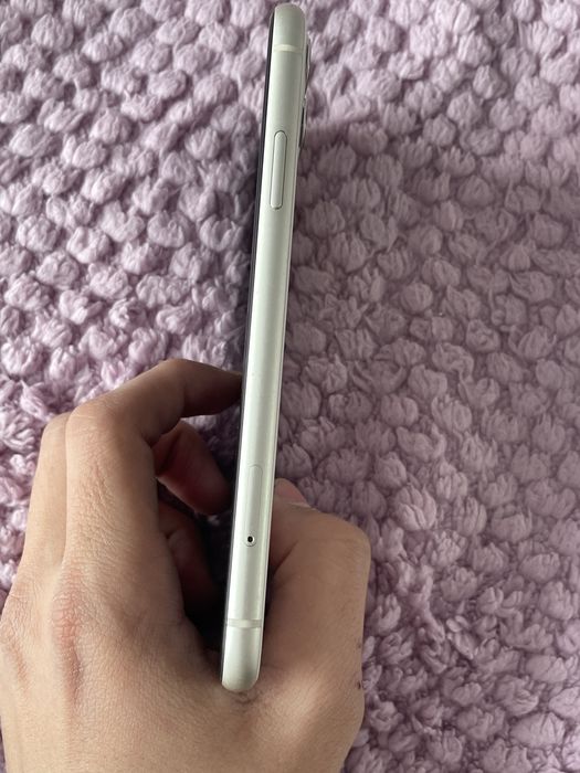 Айфон 11 в хорошем состоянии