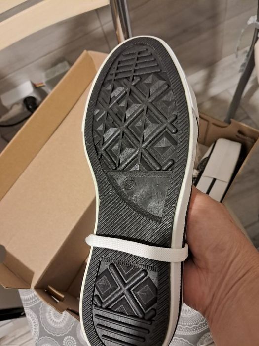 Tenesi panza stil Converse m. 36