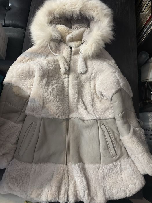 Детско кожено палто с качулка и обща ръкавица