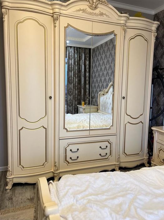 Спальный гарнитур