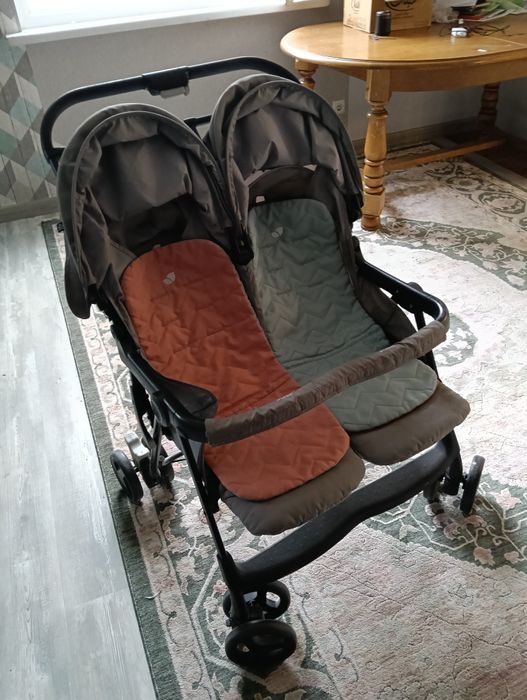 Коляска для двойни