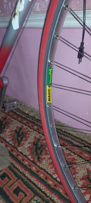 Shosseyni velosiped sotilada