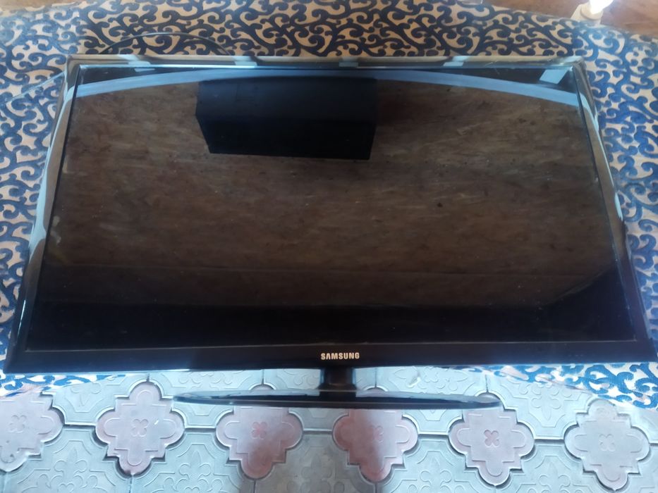Телевизор samsung