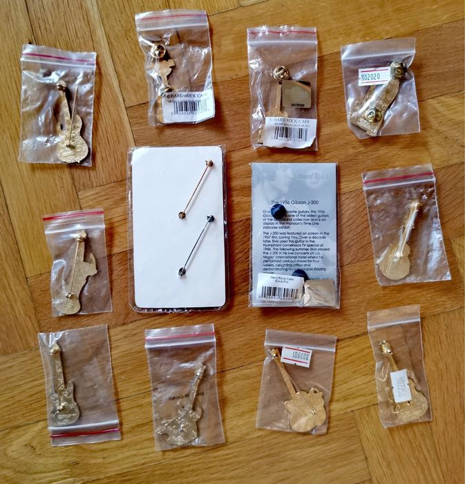 Значки емблеми пинове от HARD ROCK CAFE  чисто нови китарни баджове !