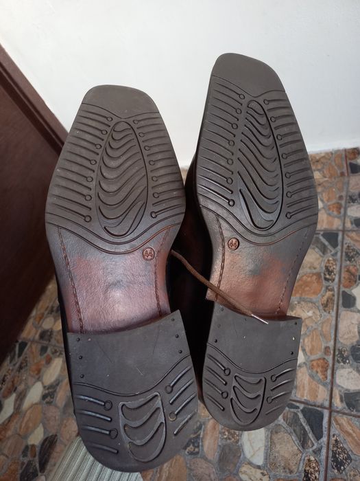 Ghete din piele imblatine barbati marca Lanetti nr 44 stare perfeca