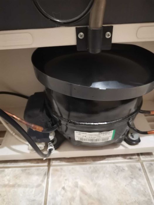 Хладилник с фризер - Indesit CAA 55