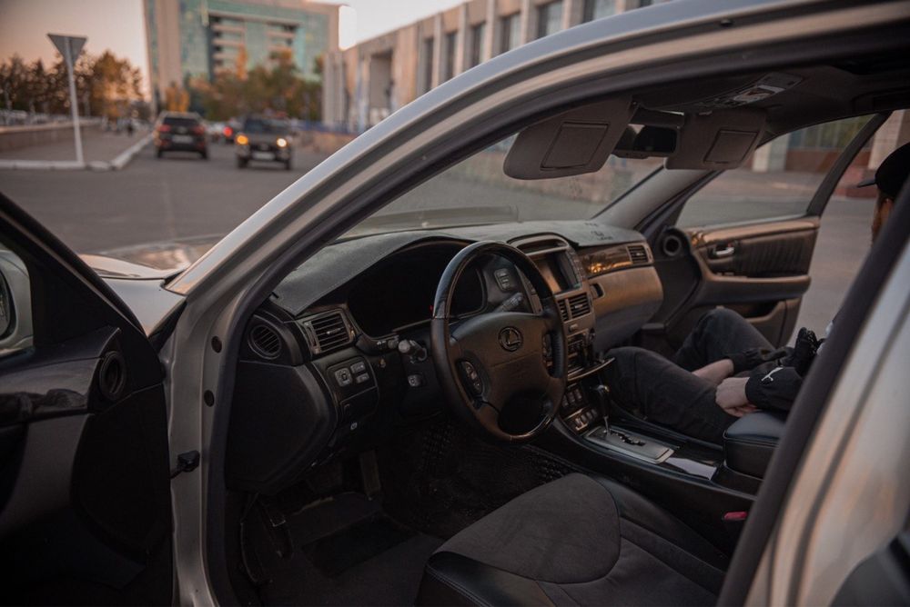 Продам lexus ls 430