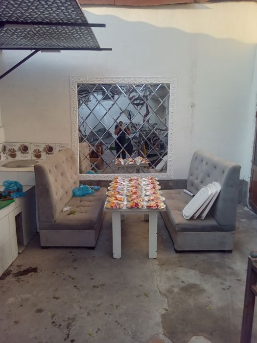 Oshxona va kafe uchun mebel srochna sotiladi