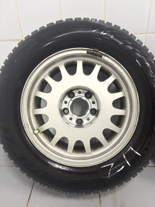 Продам диски с резиной от BMW E38