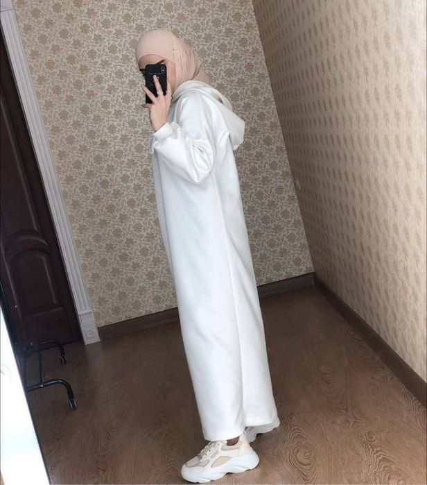 Белое платье худи